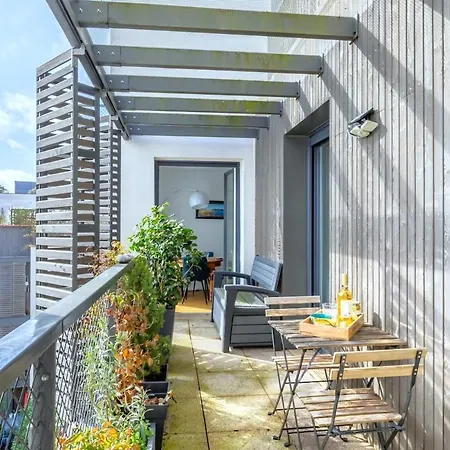 Beautiful 2 Bedroom In Ideal For Professionals Apartment *