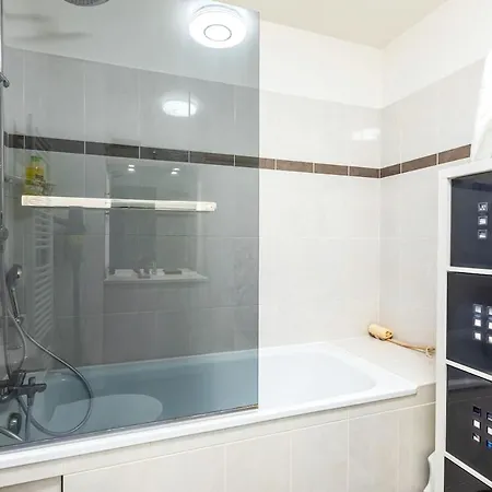 Beautiful 2 Bedroom In Ideal For Professionals Apartment Palaiseau